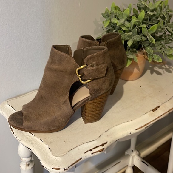 Open toe bootie - Picture 3 of 5